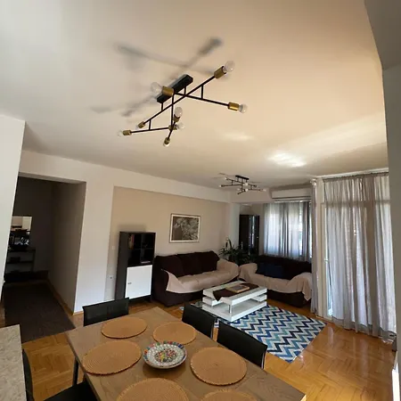 Beautiful 3 Bedroom Mountain View Apartmán Skopje