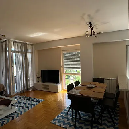 Beautiful 3 Bedroom Mountain View Apartmán