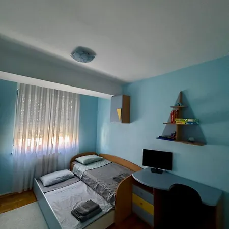 Beautiful 3 Bedroom Mountain View Apartmán