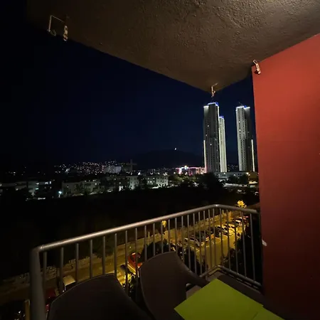 Beautiful 3 Bedroom Mountain View Apartmán Skopje