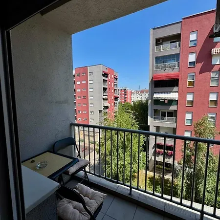 Beautiful 3 Bedroom Mountain View *